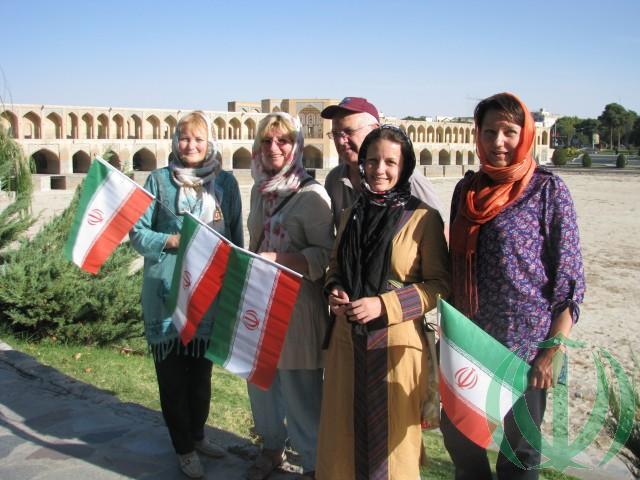 Благородный Исфахан. Латвийские Друзья Ирана на берегу реки Заянде