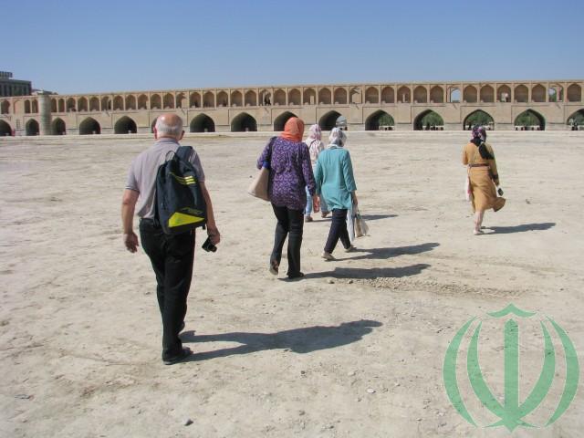 Исфахан. По дну реки Заянде