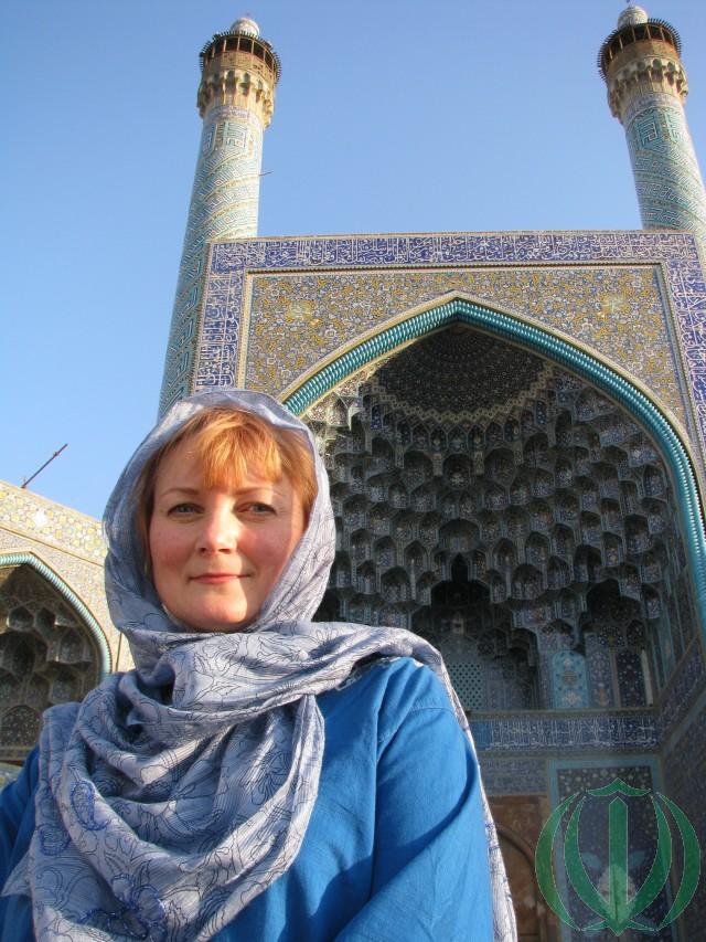 Мария Пири у мечети Аббаси