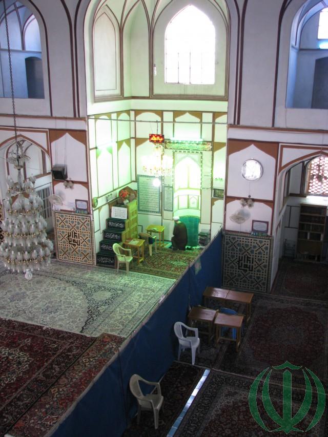 В мечети Али.