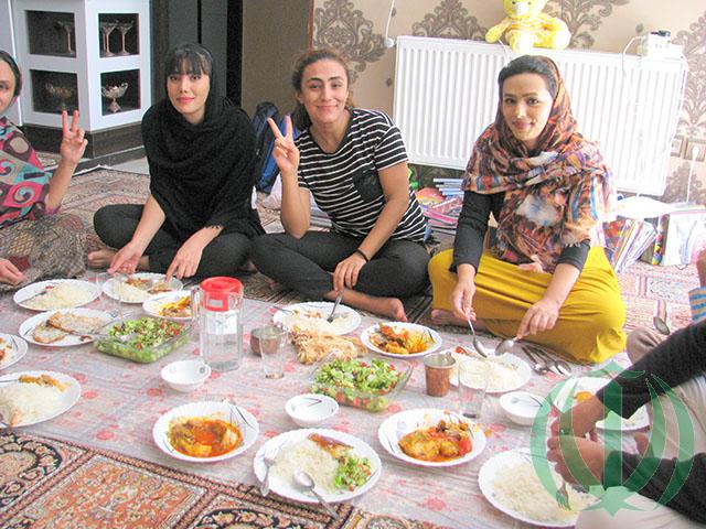 Достойная Похвалы Достойная Похвалы