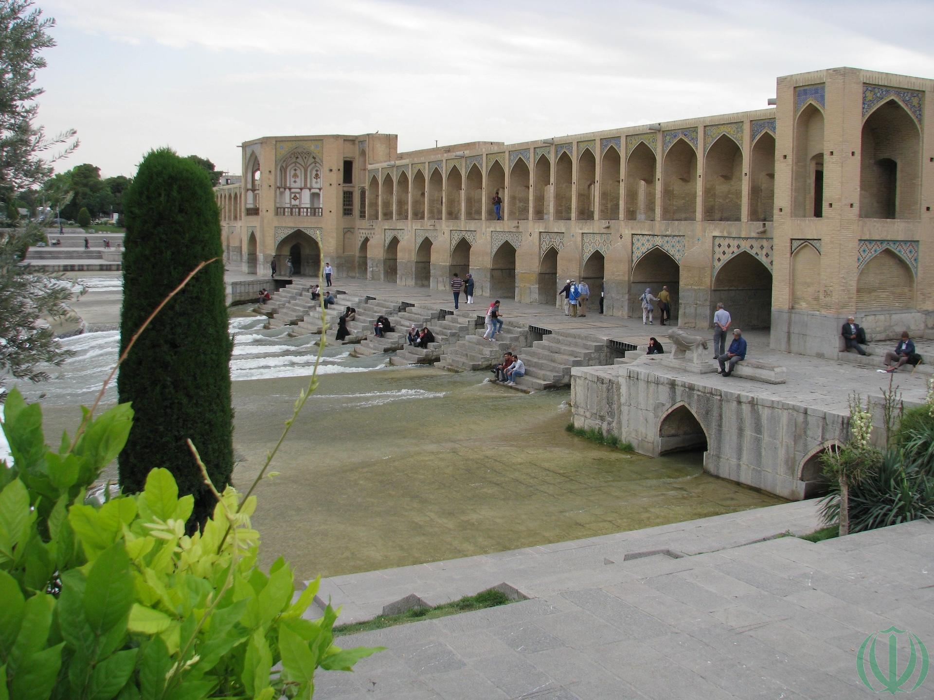 Нам десять лет. Благородный Исфахан. Нам десять лет. Благородный Исфахан.