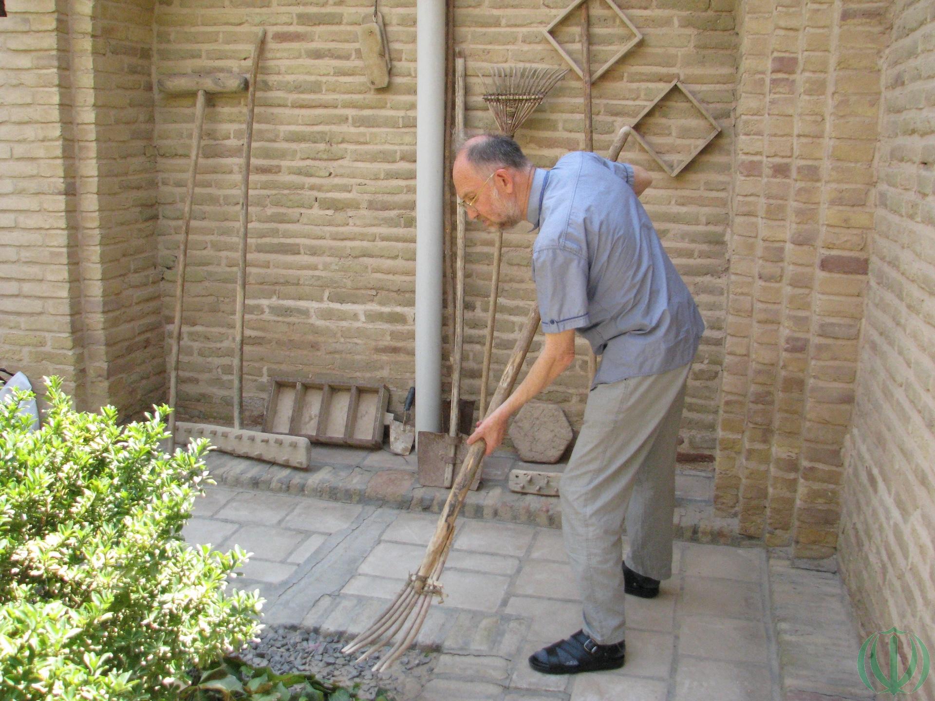 Нам десять лет. Наин. Нам десять лет. Наин.